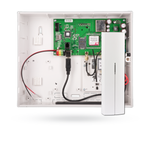 Alarmsentral med innebygd 3G- / LAN-modul og radiomodul